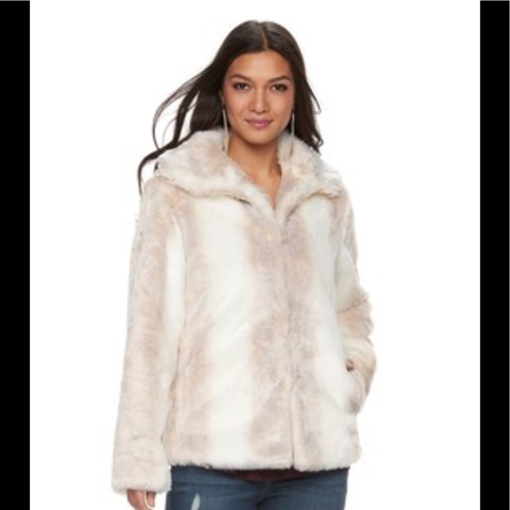 New Faux-fur Jennifer Lopez coat .🎁w/purchase